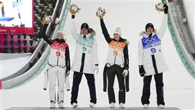 ▲斯洛維尼亞摘下冬奧史上首面跳台滑雪混合團體賽金牌。（圖／美聯社／達志影像）