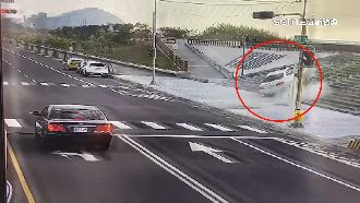 BMW卡海提階梯好尷尬　疑競速釀禍