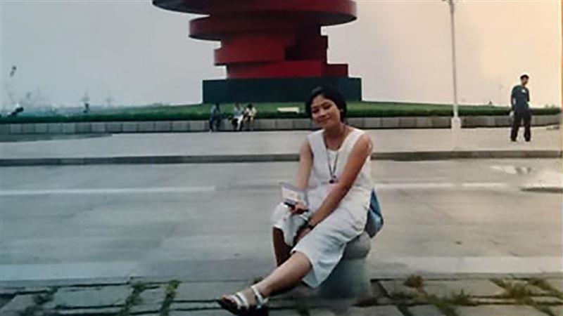 男子挖出妻子21年前舊照　放大嚇傻