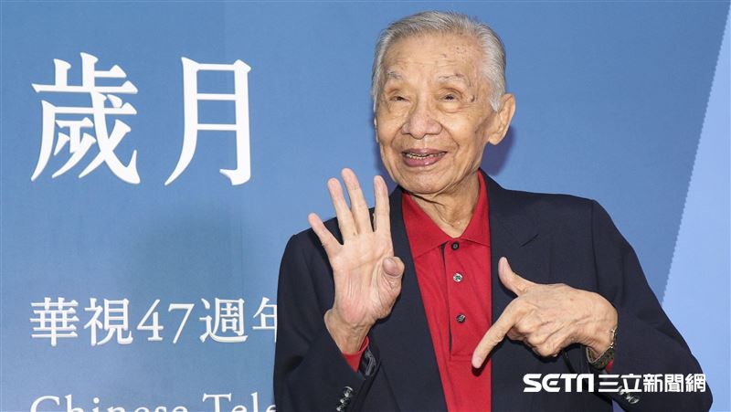 拄拐杖照樣健步如飛！常楓曝養生秘訣
