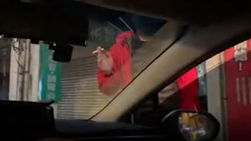 人在車上直擊被撒尿　駕駛崩潰PO網