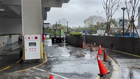 大遠百竹北店,矮牆,拆除,轉彎（圖／翻攝畫面）