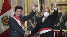 ▲秘魯總統卡斯蒂約（左）指派曾為律師的托瑞斯（右）接任總理。（圖／美聯社／達志影像）