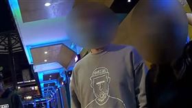 謝姓男子居家自主管理剩不到5小時，跑到KTV唱歌幫家人慶生，遭警送辦。（圖／翻攝畫面）