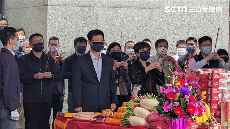 鴻海開工！劉揚偉：今年推2款電動車