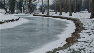 他撈一杯「200萬年冰河水」喝 下秒就出事