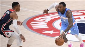 ▲火箭提沃爾（John Wall）換威斯布魯克（Russell Westbrook）交易，湖人拒絕。（圖／美聯社／達志影像）