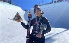 「中國雙標太明顯！」谷愛凌奪金捧上天　朱易微博被譙翻（圖／翻攝自朱易、谷愛凌IG）