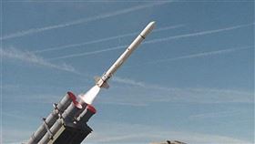 台灣日前對美採購岸置魚叉飛彈系統，屆時交付後台灣將有4型魚叉飛彈。（圖／twitter.com/BoeingDefense）