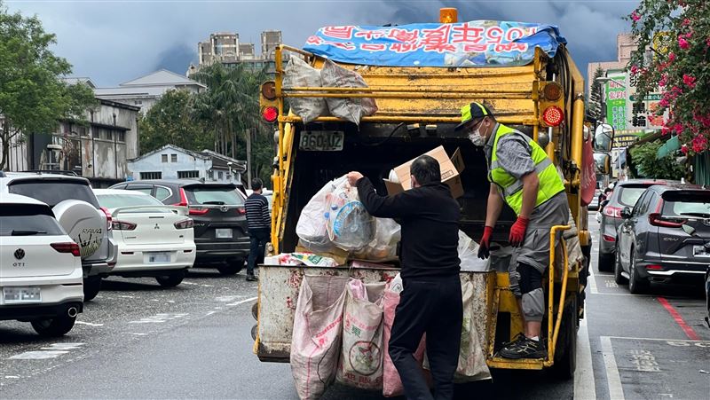垃圾車即時查　花蓮「樂圾通」啟用