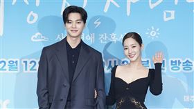 《氣象廳的人們：社內戀愛殘酷史篇》宋江、朴敏英（圖／Netflix提供）