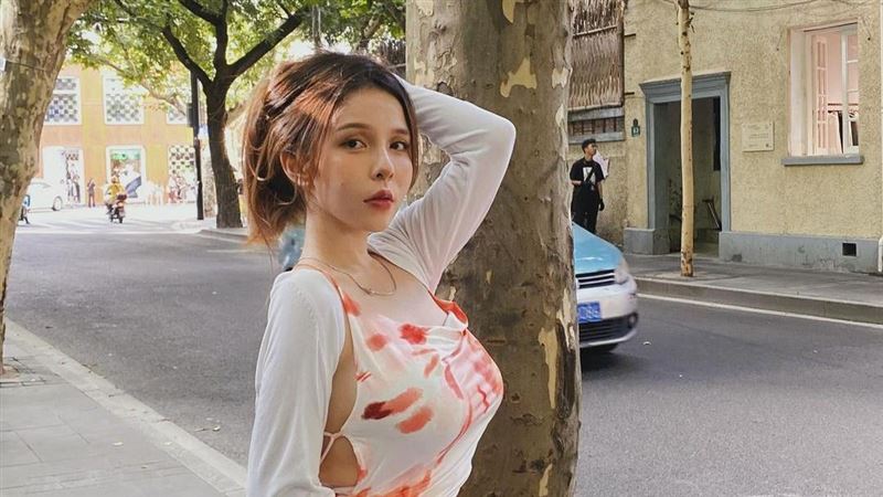 地震太晃辣模站不穩　影片曝光網更暈