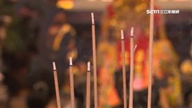 ▲民眾焚香拜拜。（示意圖／資料照）