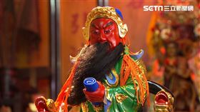 ▲關聖帝君手持春秋。（圖／寶島神很大）