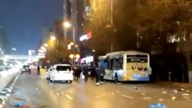 （翻攝自微博／香港商報網）陽市一輛公車傍晚近6時在行駛中突然爆炸