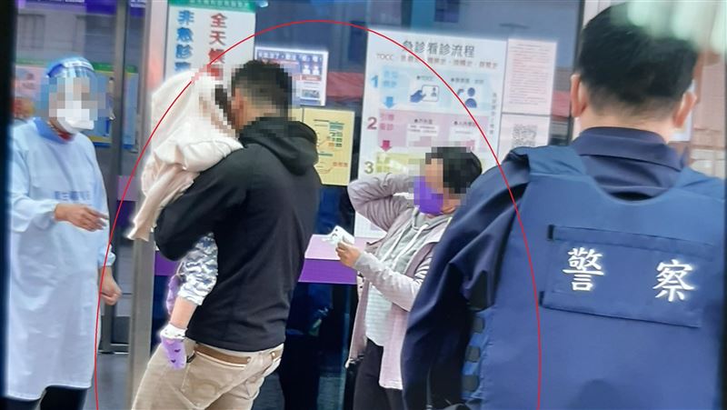 父路邊抱病女　警狂飆2.5公里送醫