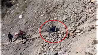 挑戰穿越丹大林道　目睹騎士驚悚墜谷