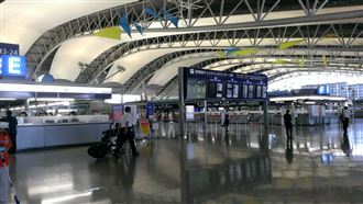 她入境日遭搜身嚇傻　內行揭3特徵易被盯