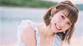 粿粿推出首本寫真書《初次見面！我是你們的粿民女友》。（圖／水靈文創提供）