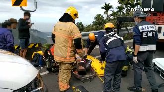 兄弟騎車撞阿婆灣護欄　跌3層樓邊坡