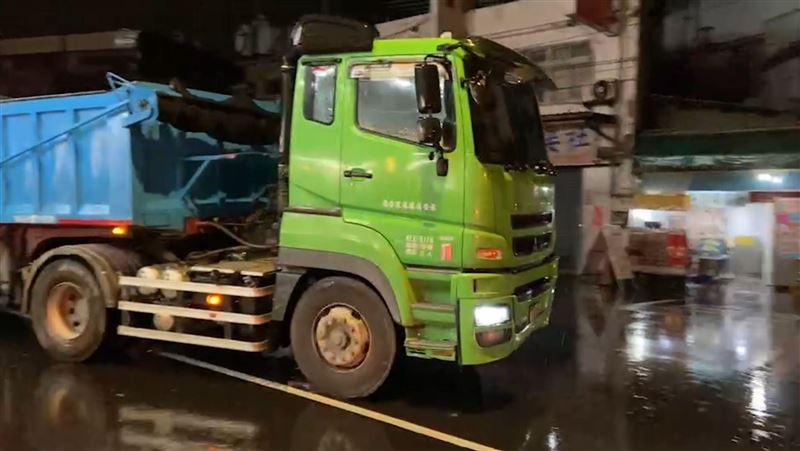 砂石車違停紅線釀禍！騎士撞上身亡