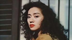 已故香港巨星、天后梅艷芳/微博