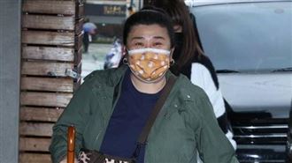 明金成樹葬長眠大地　遺孀心碎發聲