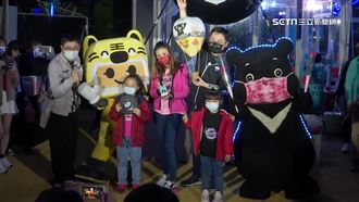 熊讚、祥虎現身台北燈節　人氣爆棚
