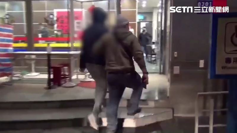 傳播妹太少引殺機　馬伕遭人當街追砍
