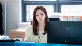  《氣象廳的人們：社內戀愛殘酷史篇》宋江、朴敏英（圖／Netflix提供）