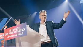 法國共產黨總統候選人魯塞表示「台灣屬於中國」，言論在推特引發熱議，並遭各界反駁。（圖取自魯塞官方網頁fabienroussel2022.fr）