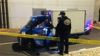 男開車衝撞警！慘遭「連開3槍」制止