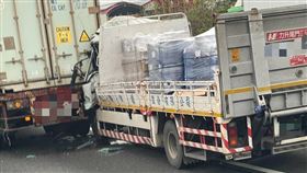 台南,國道1號,追撞車禍,貨車,貨櫃車,回堵