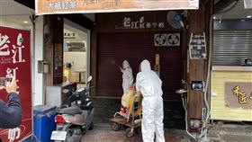 高雄飲料店員工確診  市府清消並擴大匡列高雄市14日新增3例COVID-19確診個案，都感染源不明。其中1名確診者是「老江紅茶牛奶」員工，市府緊急對相關門市進行清消，並擴大匡列接觸對象。（高雄市政府提供）中央社記者曾以寧傳真  111年2月14日