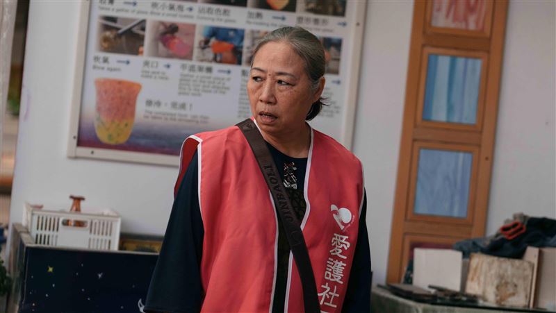 大媽吞火嚇爆網　 驚悚預告又遭下架