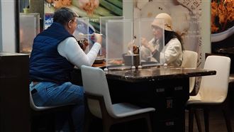 桃園恢復二級警戒！鄭文燦：可唱歌