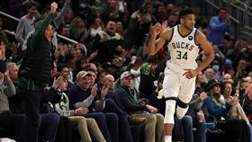 ▲「字母哥」安戴托昆波（Giannis Antetokounmpo）攻下50分寫下本季新高。（圖／翻攝自NBA推特）