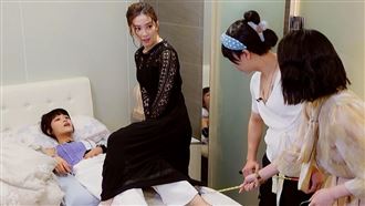 許藍方上床騎丟丟妹　性愛姿勢全曝光