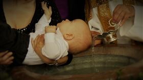 受洗,神父,用詞