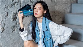 realme 9 Pro+搭載SONY IMX766 OIS旗艦鏡頭，打造最強夜間街拍機。