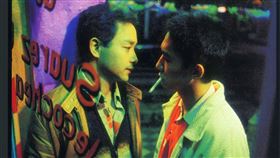 《春光乍洩》梁朝偉、張國榮。（圖／CATCHPLAY提供）