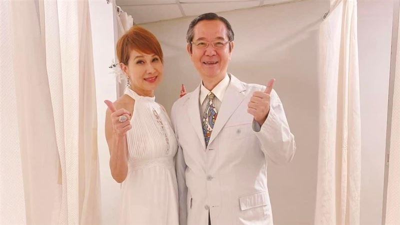 不信巴戈病逝　向娃徹夜難眠淚崩發聲