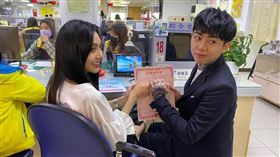 莉婭在今年4月跟謝和弦登記結婚。(圖／翻攝自莉婭臉書）