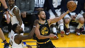 ▲柯瑞（Stephen Curry）只投進1顆三分球仍攻下25分。（圖／美聯社／達志影像）