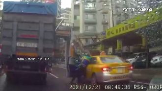 行車糾紛！運將拒道歉雙方扭打互告