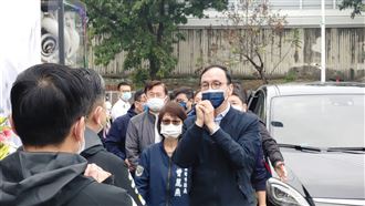 朱立倫抵林崑海靈堂弔唁　婉拒受訪