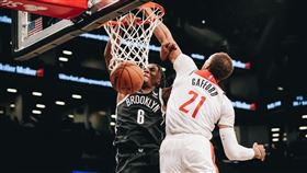 ▲籃網新秀杜克（David Duke Jr.）秀隔扣。（圖／翻攝自籃網推特）