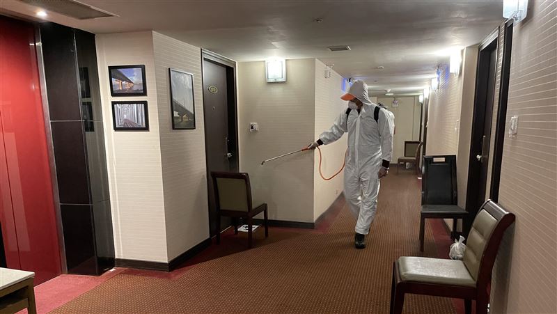 民怨被匡列自費住防旅　藍籲中央買單