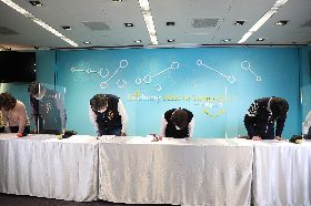 盧秀燕為托嬰中心虐嬰案鞠躬致歉