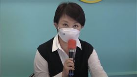 盧秀燕針對托育員虐嬰風波，率相關主管鞠躬道歉。（圖／翻攝畫面）